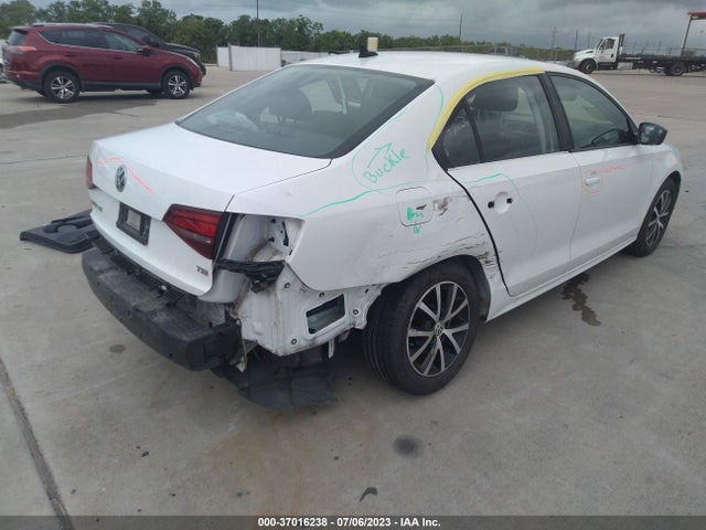 3VWD67AJ3GM260560 Volkswagen Jetta Sedan 1.4t Se