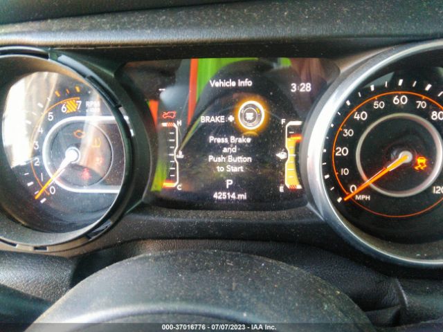 1C4HJXEN0JW181743 Jeep Wrangler Unlimited Sahara