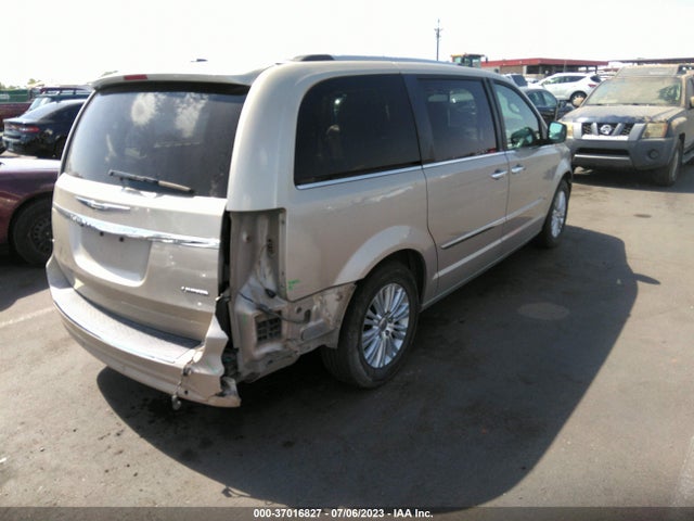 2C4RC1GGXER112180 Chrysler Town & Country Limited