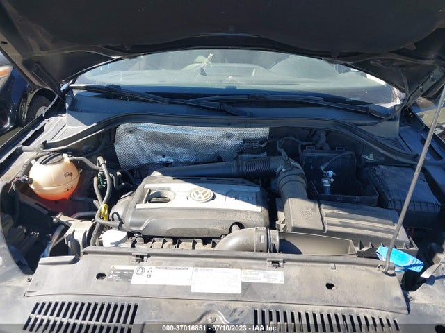 WVGAV7AX2HK006663 Volkswagen TIGUAN