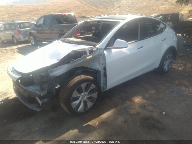 Tesla Model Y Long Range 2023 7SAYGDEE0PA032484 Image 2