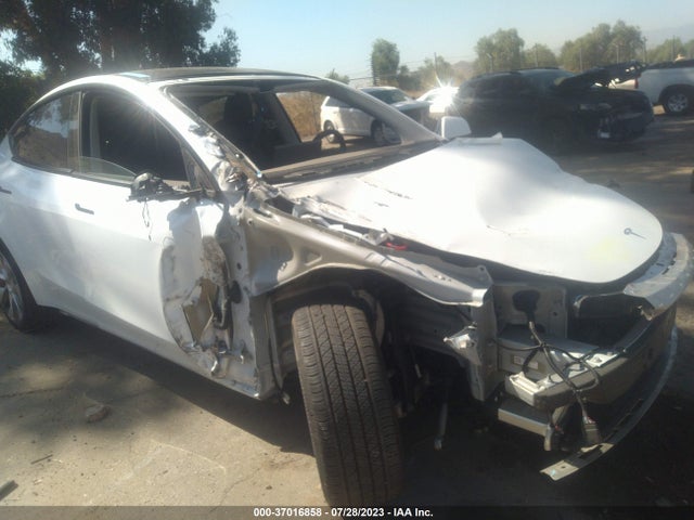 Tesla Model Y Long Range 2023 7SAYGDEE0PA032484 Image 14