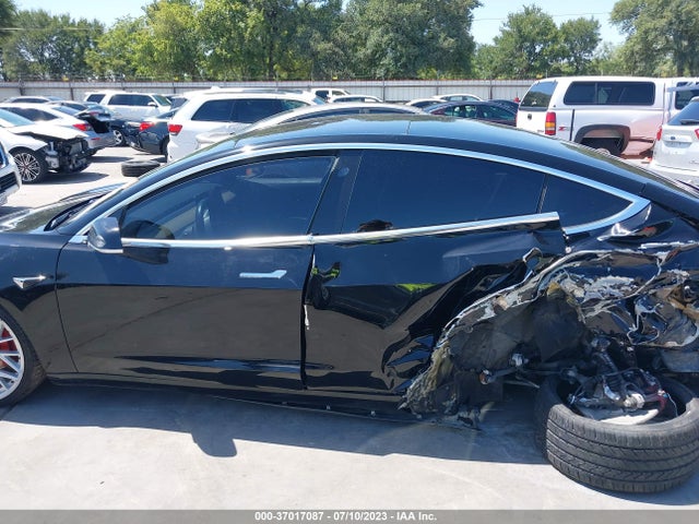 2018 Tesla 3, VIN: 5YJ3E1EA5JF056962