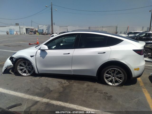 7SAYGDEEXPF608729 Tesla Model Y Long Range