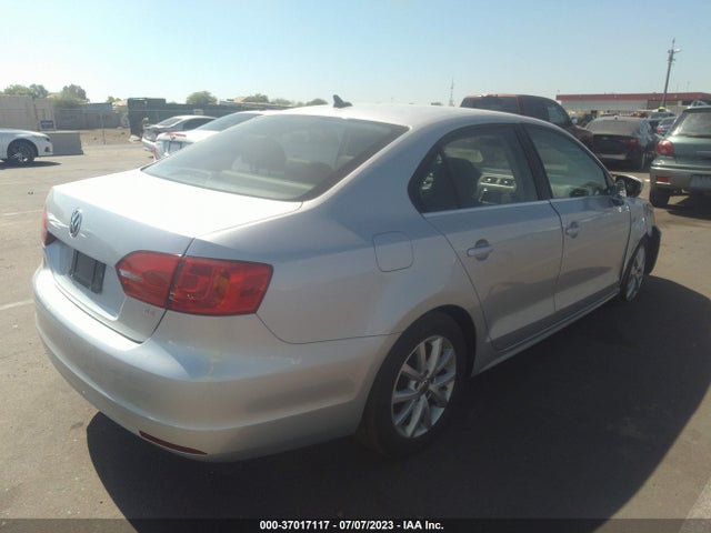 3VWD17AJ3EM393671 Volkswagen Jetta Sedan Se