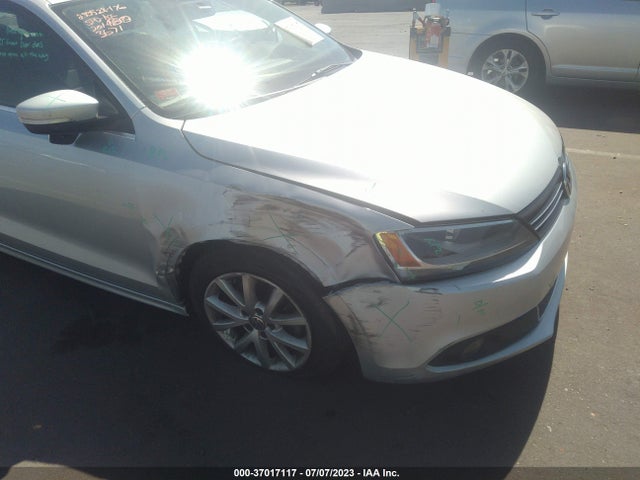 3VWD17AJ3EM393671 Volkswagen Jetta Sedan Se