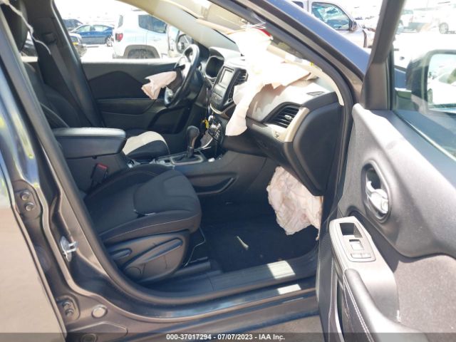 1C4PJLCB9FW676835 Jeep Cherokee Latitude