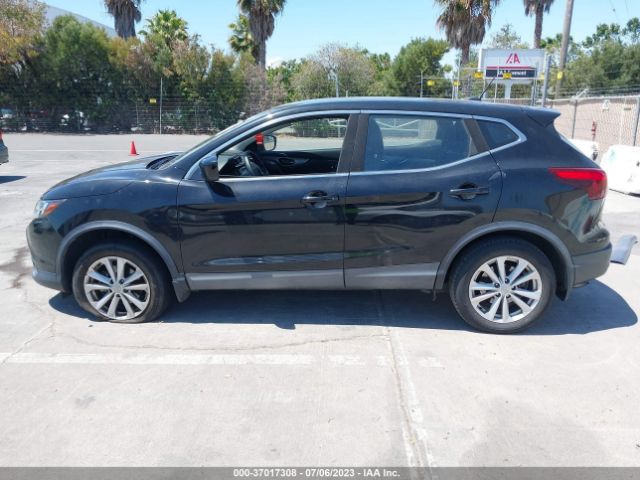 JN1BJ1CP9HW009294 Nissan Rogue Sport S