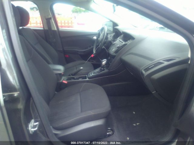 1FADP3K21GL310699 Ford FOCUS SE