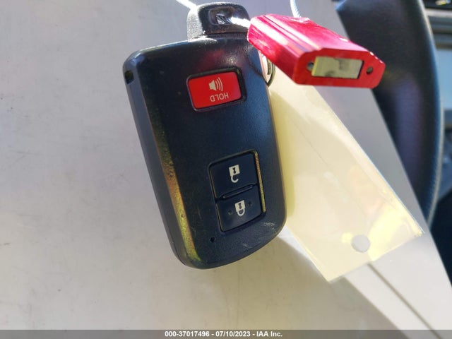 Toyota Prius C One/three/two/four 2014 JTDKDTB32E1061468 Image 3