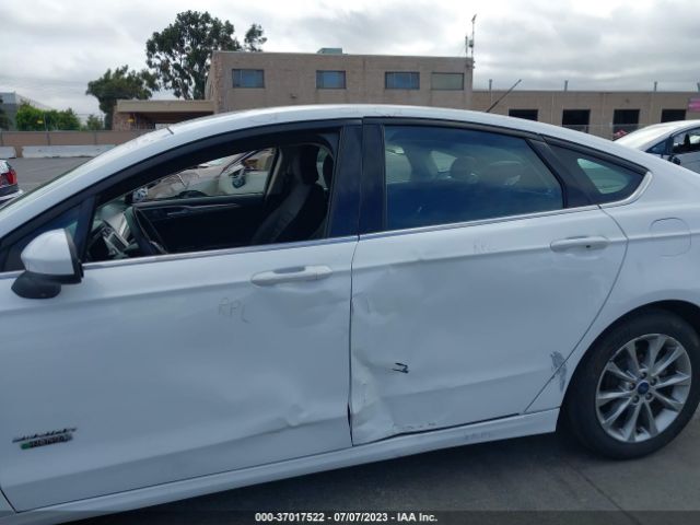 3FA6P0LUXHR325969 Ford Fusion Hybrid Se