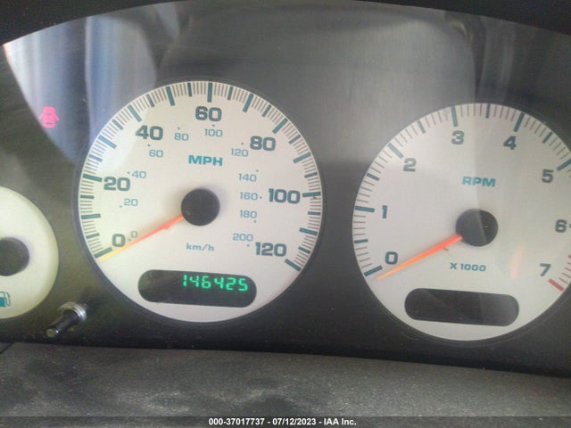 2002 DODGE GRAND CARAVAN SPORT VIN: 2B4GP44332R571137
