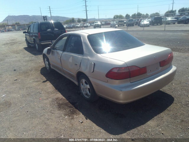2000 HONDA ACCORD SDN EX VIN: 1HGCG5657YA119731