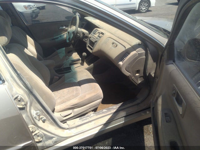 2000 HONDA ACCORD SDN EX VIN: 1HGCG5657YA119731