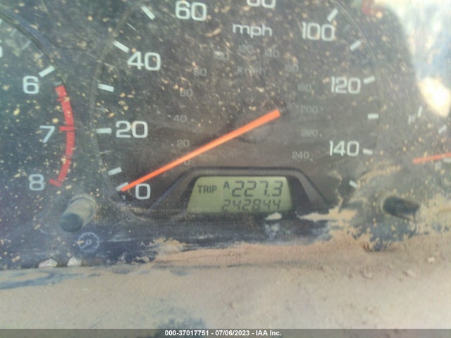 2000 HONDA ACCORD SDN EX VIN: 1HGCG5657YA119731