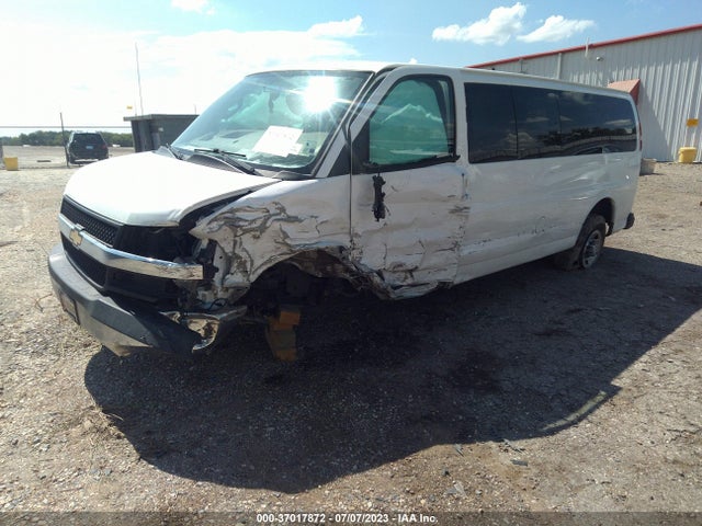 Chevrolet Express Passenger Lt 2018 1GAZGPFGXJ1175893 Image 2