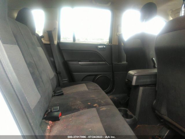 1C4NJCBA8FD124464 Jeep Compass Sport