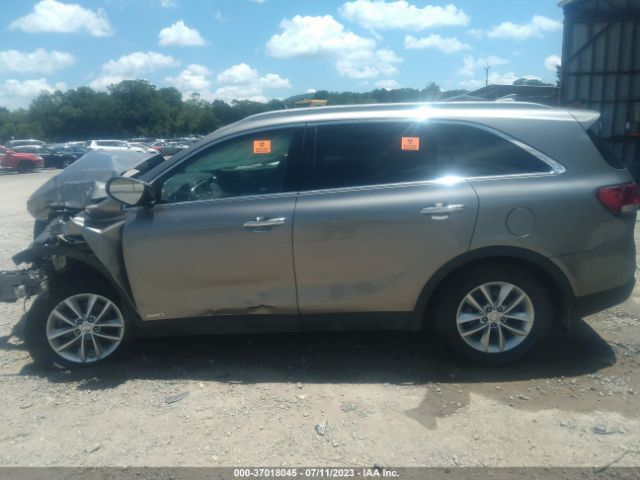 5XYPGDA31JG426821 KIA SORENTO LX