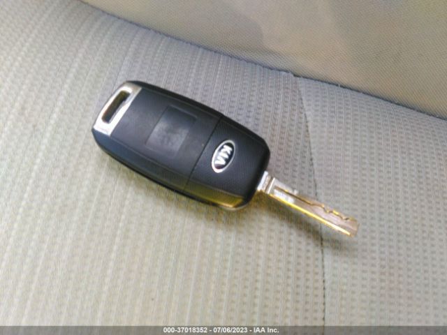 5XYKT4A64EG540348 KIA SORENTO LX