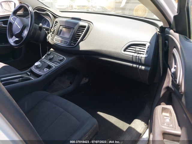 Chrysler 200 Limited 2016 1C3CCCAB3GN153267 Image 5
