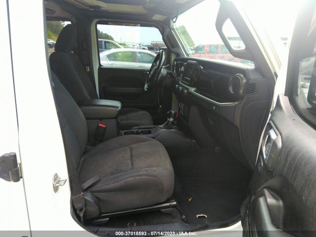 1C4HJXDN2KW623585 Jeep Wrangler Unlimited Sport Altitude