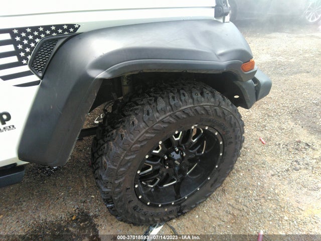 1C4HJXDN2KW623585 Jeep Wrangler Unlimited Sport Altitude