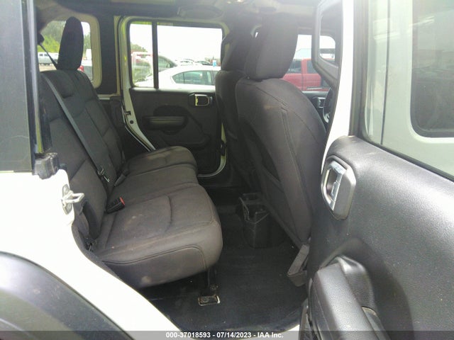 1C4HJXDN2KW623585 Jeep Wrangler Unlimited Sport Altitude