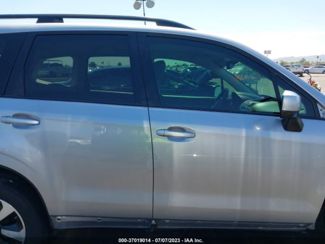 JF2SJAEC9HH418456 Subaru Forester Premium