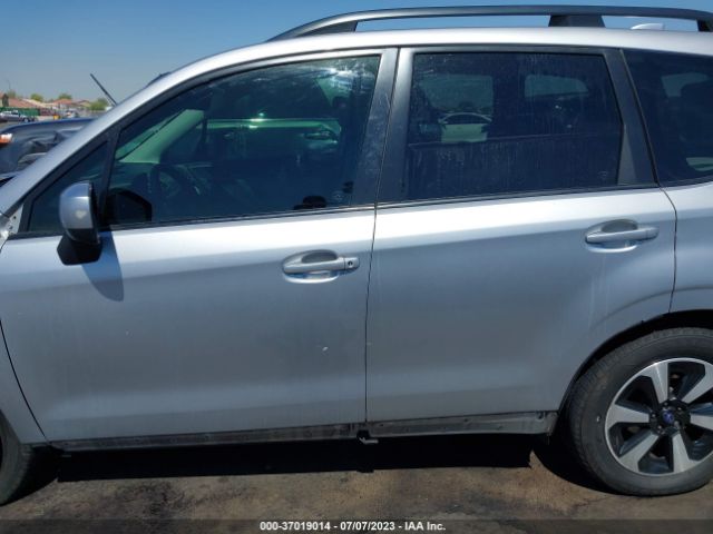 JF2SJAEC9HH418456 Subaru Forester Premium