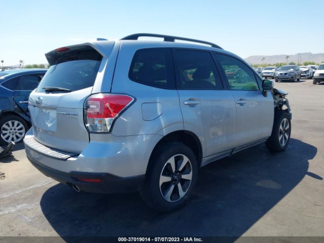 JF2SJAEC9HH418456 Subaru Forester Premium