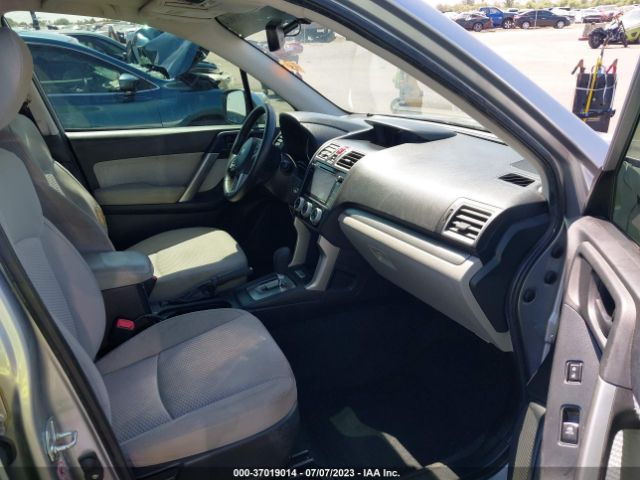 JF2SJAEC9HH418456 Subaru Forester Premium