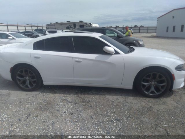 2C3CDXHG3FH726911 Dodge Charger Sxt