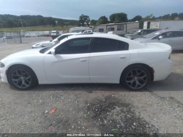 2C3CDXHG3FH726911 Dodge Charger Sxt