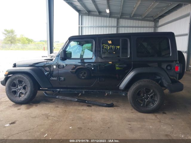 1C4HJXDG4JW100889 Jeep Wrangler Unlimited Sport S