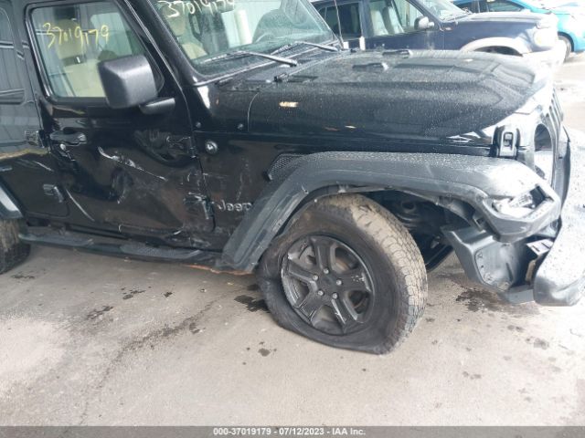 1C4HJXDG4JW100889 Jeep Wrangler Unlimited Sport S