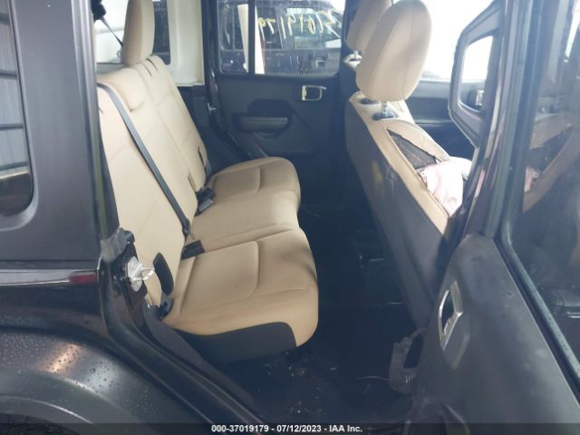 1C4HJXDG4JW100889 Jeep Wrangler Unlimited Sport S
