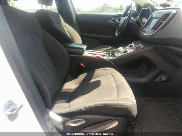 1C3CCCAB2GN153423 Chrysler 200 Limited