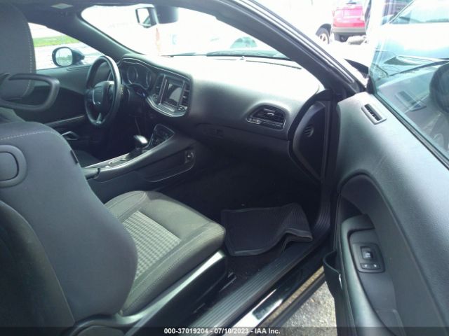 2C3CDZAG5JH315962 Dodge Challenger Sxt