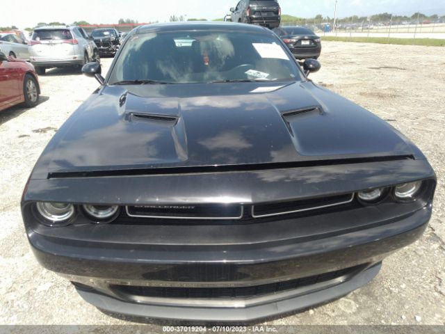 2C3CDZAG5JH315962 Dodge Challenger Sxt