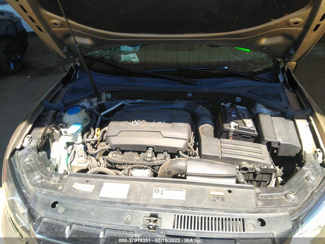 1VWAT7A31FC048656 Volkswagen Passat 1.8t Wolfsburg Ed