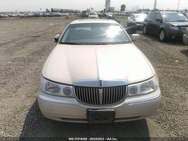 2000 LINCOLN TOWN CAR CARTIER VIN: 1LNHM83W2YY915270