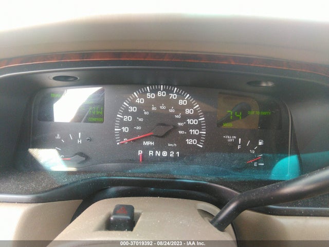 2000 LINCOLN TOWN CAR CARTIER VIN: 1LNHM83W2YY915270