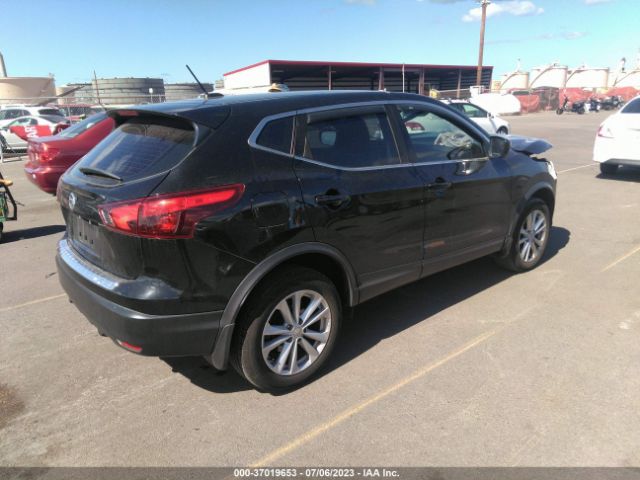JN1BJ1CP5JW104554 Nissan Rogue Sport S