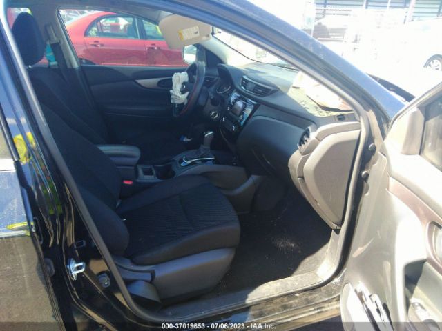 JN1BJ1CP5JW104554 Nissan Rogue Sport S