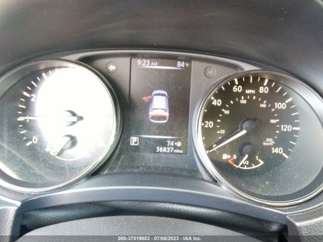 JN1BJ1CP5JW104554 Nissan Rogue Sport S