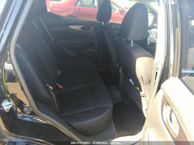 JN1BJ1CP5JW104554 Nissan Rogue Sport S