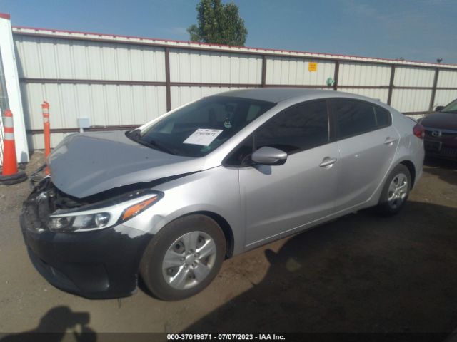 3KPFK4A75JE257963 KIA FORTE LX