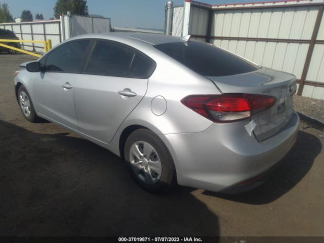 3KPFK4A75JE257963 KIA FORTE LX