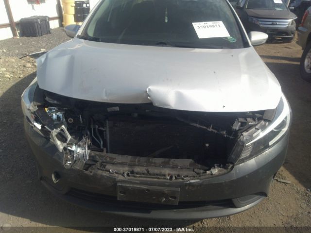 3KPFK4A75JE257963 KIA FORTE LX