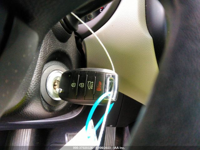 KNDJN2A24H7420848 KIA Soul Base